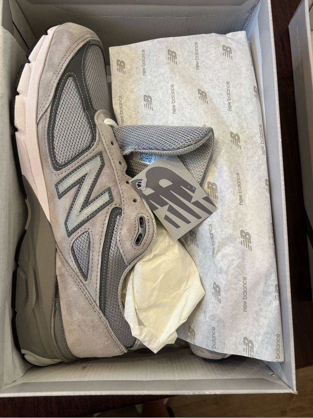 Men’s New Balance 990 style